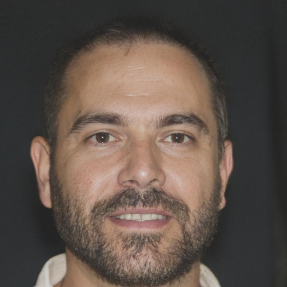 Senior Financial Analyst Thiago Kempfer